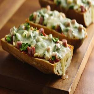 Spinach and Ham French Bread Pizza_image