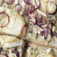 Goat's cheese, potato and rosemary pizza_image