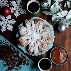 Pull-Apart Puff Pastry Snowflake Recipe by Tasty_image
