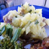 Smashed Red Potatoes With Parmesan Basil Butter_image