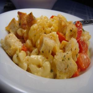 Gratineed Macaroni and Cheese With Tomatoes_image