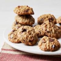 Oatmeal Cookies with Dates and Bittersweet Chocolate_image