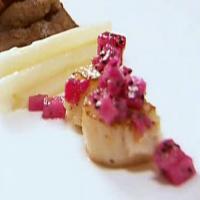 Seared Scallops with Dragon Fruit Salsa_image