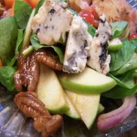 Port Wine Spinach Salad With Sweet and Spicy Pecans_image