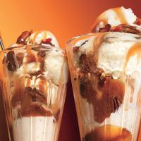 Maple-Pecan Sundaes with Candied Bacon_image