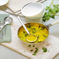 Cauliflower, Garlic and Turmeric Soup_image