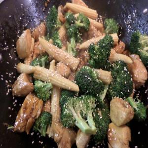 Teriyaki Chicken Stir Fry w/ Broccoli & Baby Corn_image
