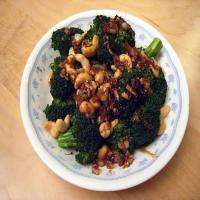Broccoli with Garlic Butter and Cashews Recipe - (4/5) image