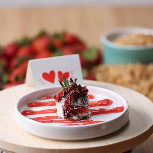 Chocolate Covered Strawberries: Fo' Drizzle Recipe by Tasty_image
