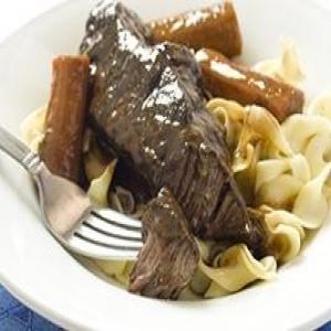 BRAISED BEEF SHORT RIBS WITH GUINNESS AND PRUNES_image