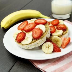 SunButter® and Fruit on Rice Cakes_image