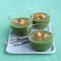 Lettuce and Pea Soup with Croutons_image