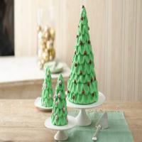 Christmas Tree Cake with Mini Trees_image