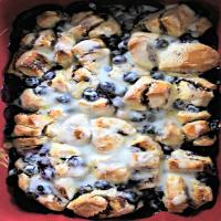Cinnamon Roll Casserole with Blueberries_image