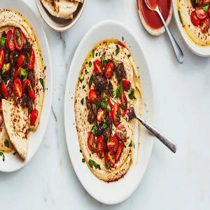 Hummus Dinner Bowls with Spiced Ground Beef and Tomatoes_image
