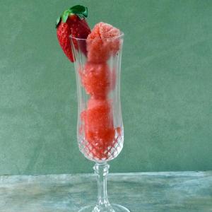 Champagne Sorbet with Berry Medley_image