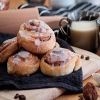 Bread Machine Cinnamon Raisin Swirl Rolls_image