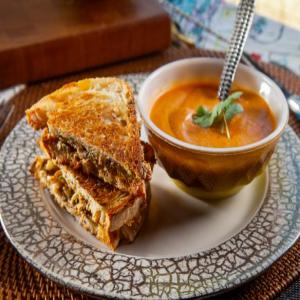 Tomato Soup and Grilled Cheese_image