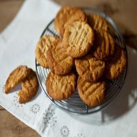 Easy ginger biscuits_image
