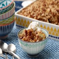 Gingersnap Apple Crisp with Cream Cheese and Walnuts_image