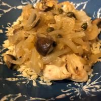 Mahi Mahi with Onions and Mushrooms_image