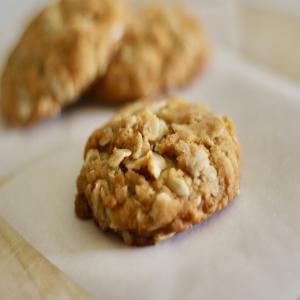 ANZAC Biscuits with Almonds_image
