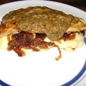 Chicken with Brie and Caramelized Onions_image