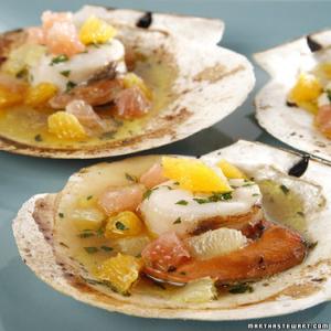 Grilled Scallops in the Half Shell with Citrus Fruits and White Wine_image
