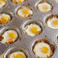 Baked Eggs in Hash Brown Cups_image