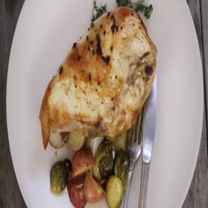 Pan-Roasted Chicken with Lemon-Garlic Brussels Sprouts and Potatoes_image