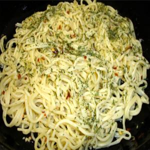 Pasta With Garlic and Oil (Pasta Aglio E Olio)_image