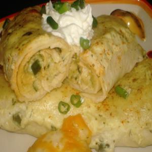 Roasted Poblano and Chicken Enchiladas With Sour Cream Sauce_image
