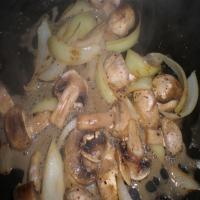 Mushrooms in Cream Sauce - Pilzen in Sahnesosse_image