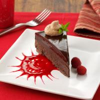 Chocolate Ganache Cake with Raspberry Sauce_image