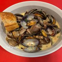 Vongole Contadina (Steamed Clams With Prosciutto) image