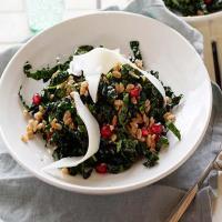 Kale and Farro Salad with Aged Goat Cheese_image