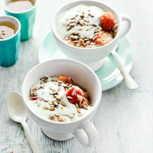 Pink barley porridge with vanilla yogurt image