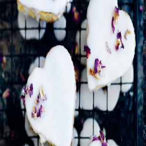 Vanilla Heart Cakes with Rosewater Icing_image