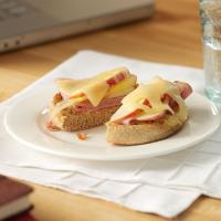 Open-Faced Ham and Apple Melts_image