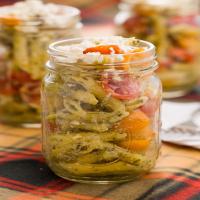 End-of-Summer Pesto Pasta Salad in a Jar_image