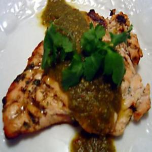 Grilled Chicken With Chile Verde Sauce_image