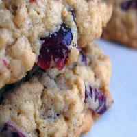 Healthy Grape-Nuts Oatmeal Cranberry Cookies Read_image