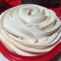 Simple and Delicious Buttercream Frosting_image