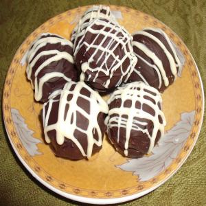 Quick & Easy Apricot and Nut Truffles_image