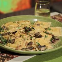 Cheese Ravioli with Garlic, Mushroom and Rosemary Sauce Recipe - (4.4/5) image