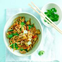 End-of-the-week veggie noodles with ginger & tamari_image