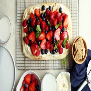 Grilled Mixed Berry Cheesecake Pizza_image