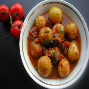 Spicy Potatoes (Rasadar Aloo)_image