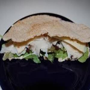 Turkey Pita Sandwiches with Hummus and Guacamole_image
