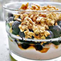 Crunchy Yogurt With Berries image